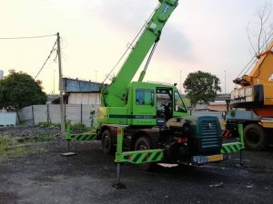 Manjung Kato City Crane 10 Ton